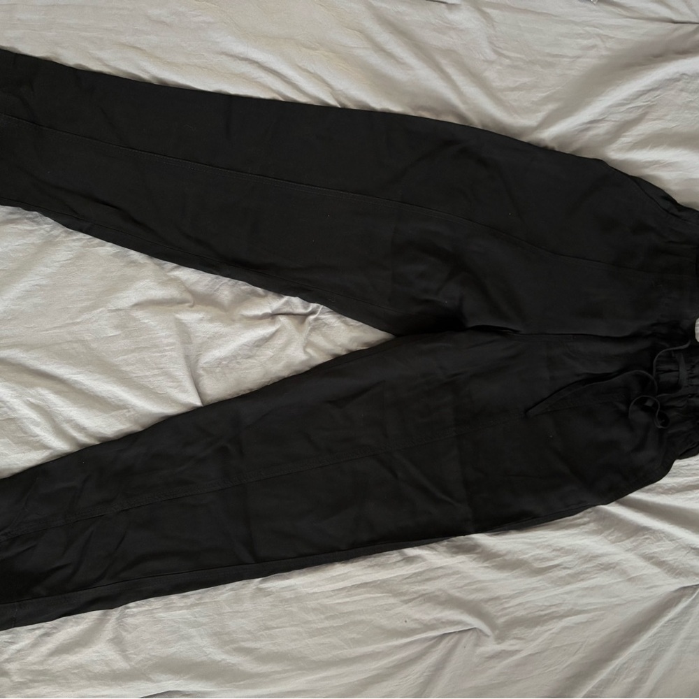 women’s black pants
